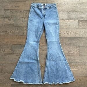 Rock & Roll Cowgirl Bargain Button Bell Flare Jeans